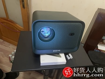 知麻Z1MINI投影仪2023款，投影仪什么牌子最好最清晰插图3